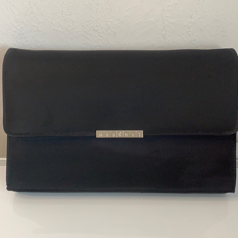 Mondani New York Black Clutch